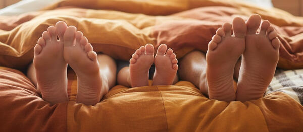 Gabriela Jonas – Real Estate Broker Laval South Shore Montreal Happy family buying real estate with, real estate broker Gabriela Jonas, serving Longueuil, Brossard, Saint-Constant, Delson and the South Shore of Montreal.